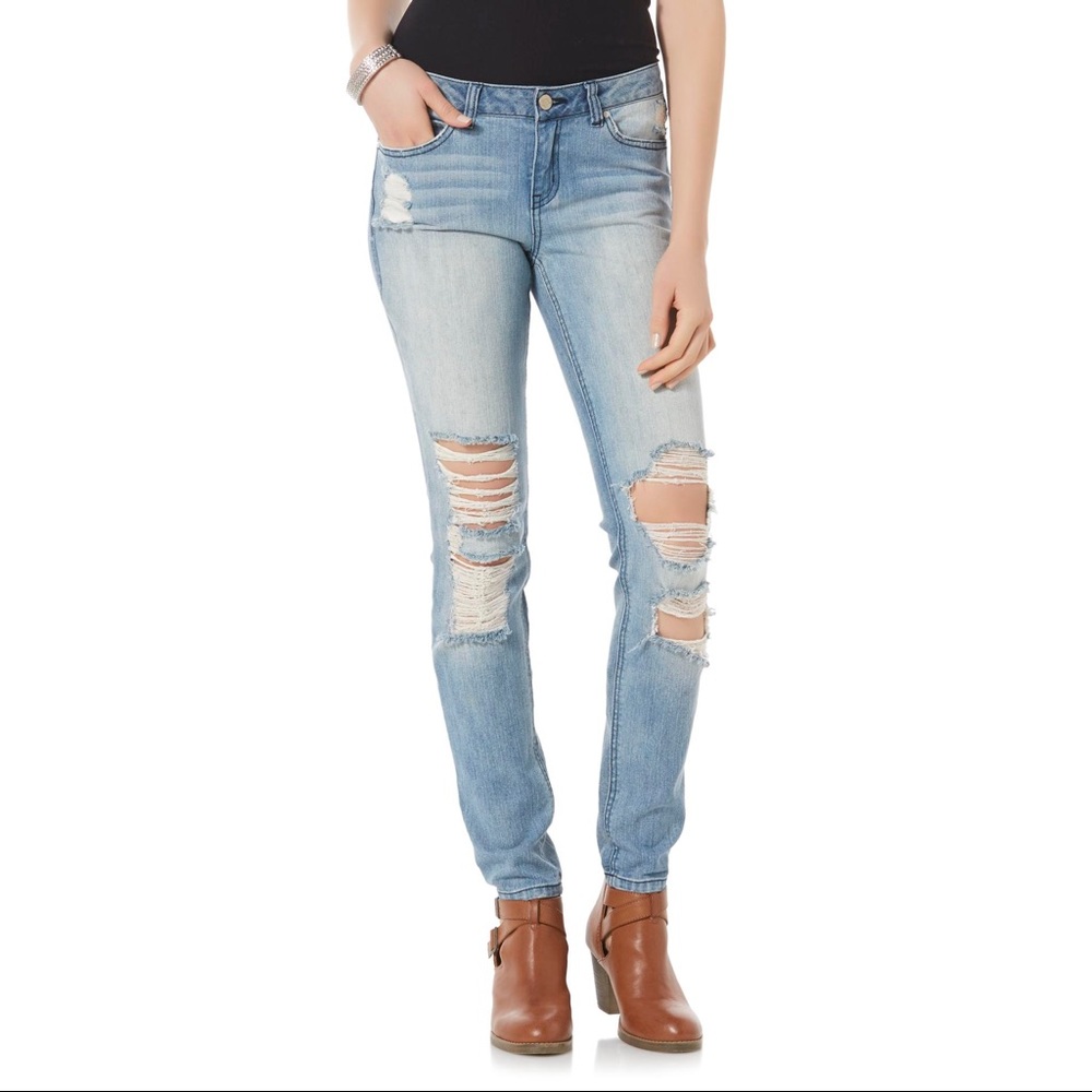 High waisted ripped jeans